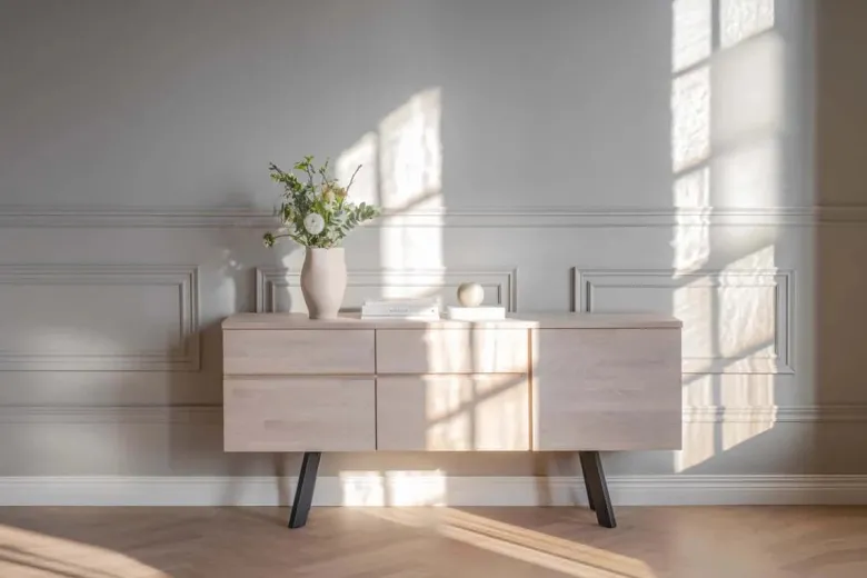 FRED SIDEBOARD VITPIGMENTERAD/SVART