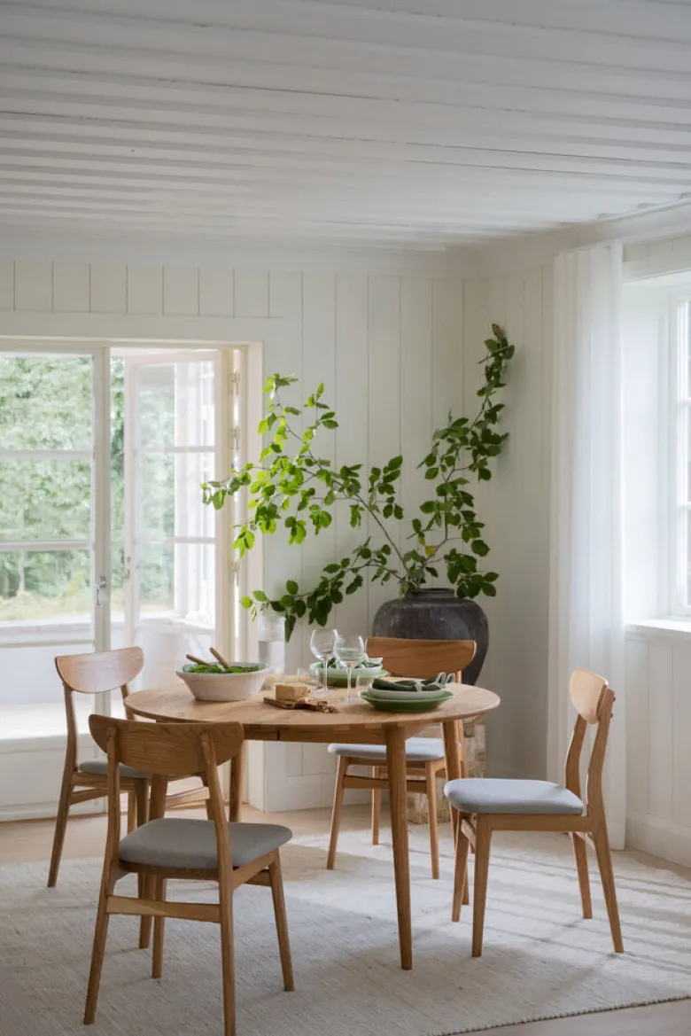 Tyler matbord runt med iläggsskiva 120/165 ek