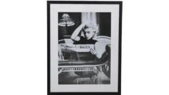 VILLA Tavla Marilyn dailey news, 70x90